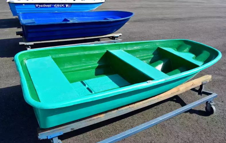 Стеклопластиковая лодка Старт (тримаран) в Липецке