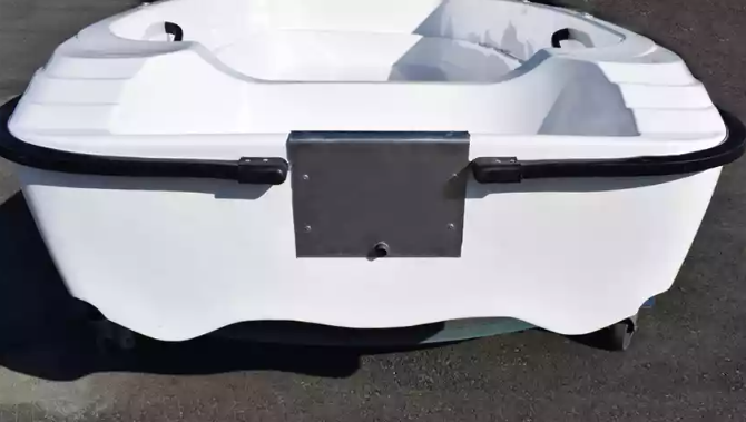 Стеклопластиковая лодка Пингвин (тримаран) в Липецке