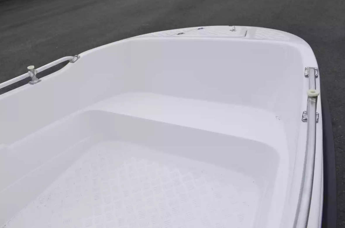 Стеклопластиковая лодка Пингвин New (тримаран) в Липецке