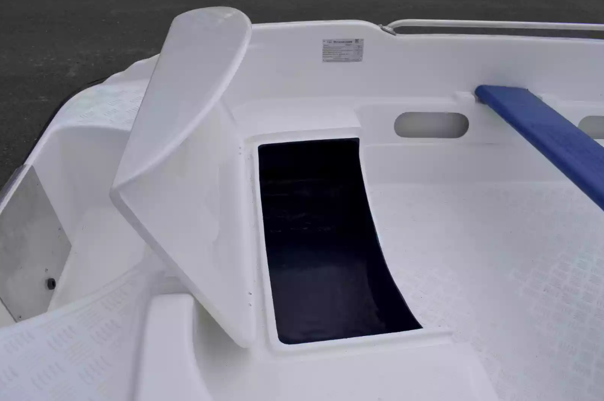 Стеклопластиковая лодка Пингвин New (тримаран) в Липецке