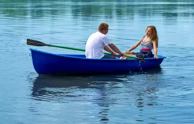 Стеклопластиковая лодка Дельфин в Липецке