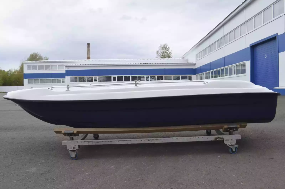 Стеклопластиковая лодка Пингвин New (тримаран) в Липецке